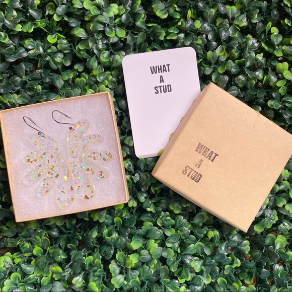 Eclectic Resin Earrings - Picture 4 of 9